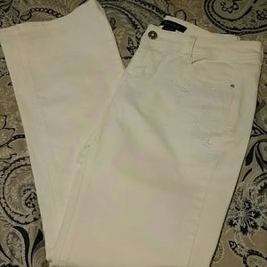 WHBM WHITE BLANC SIZE 2S EMBROIDERY JEANS NWOT